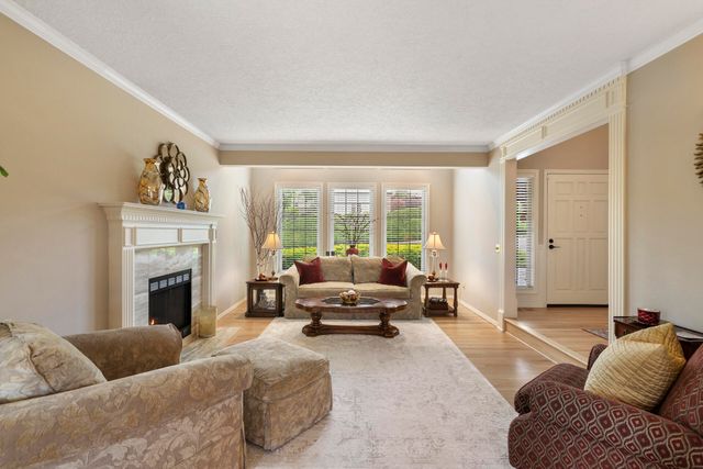 1960 Sunburst Terrace, West Linn, OR 97068