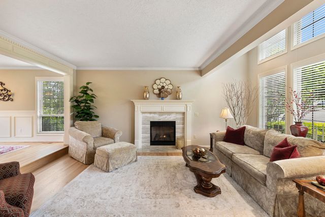 1960 Sunburst Terrace, West Linn, OR 97068