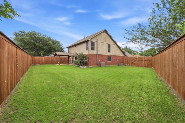 7221 Mccoy Drive, Watauga, TX 76148