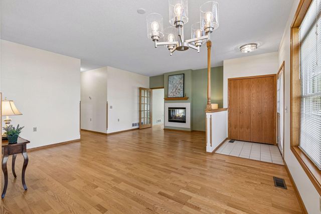 6936 Inverness Court 23, Inver Grove Heights, MN 55077
