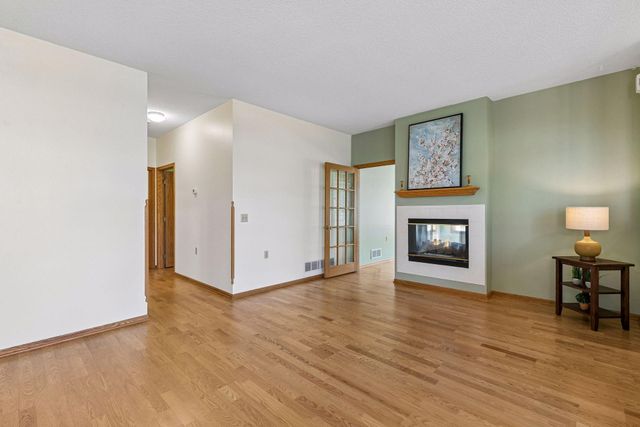 6936 Inverness Court 23, Inver Grove Heights, MN 55077