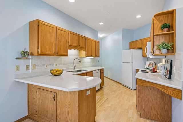 6936 Inverness Court 23, Inver Grove Heights, MN 55077