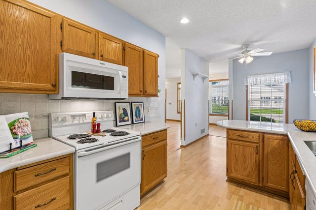 6936 Inverness Court 23, Inver Grove Heights, MN 55077