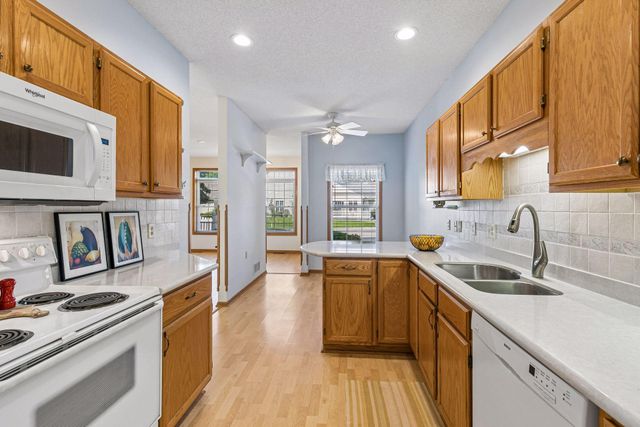 6936 Inverness Court 23, Inver Grove Heights, MN 55077