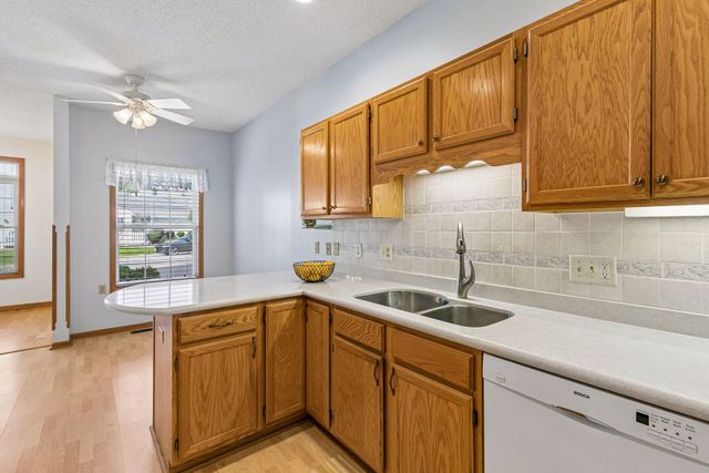 6936 Inverness Court 23, Inver Grove Heights, MN 55077
