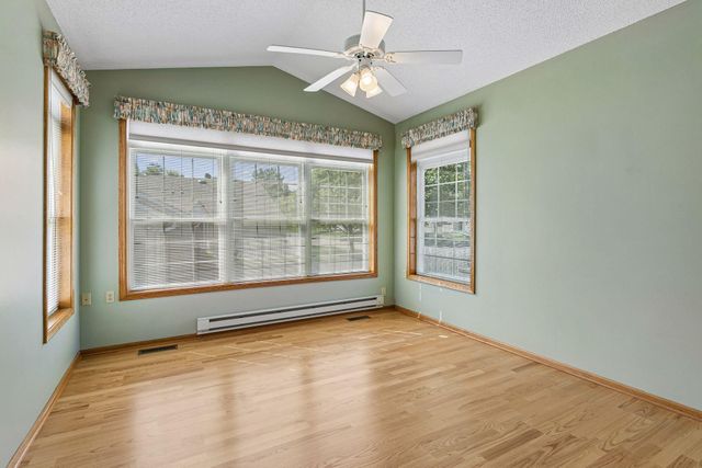 6936 Inverness Court 23, Inver Grove Heights, MN 55077