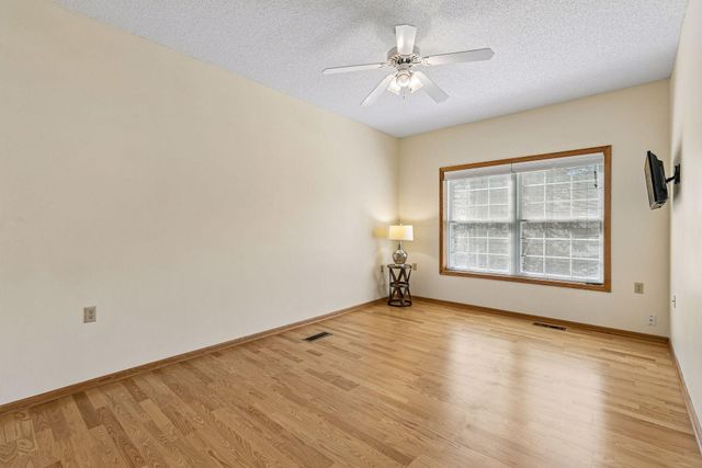 6936 Inverness Court 23, Inver Grove Heights, MN 55077