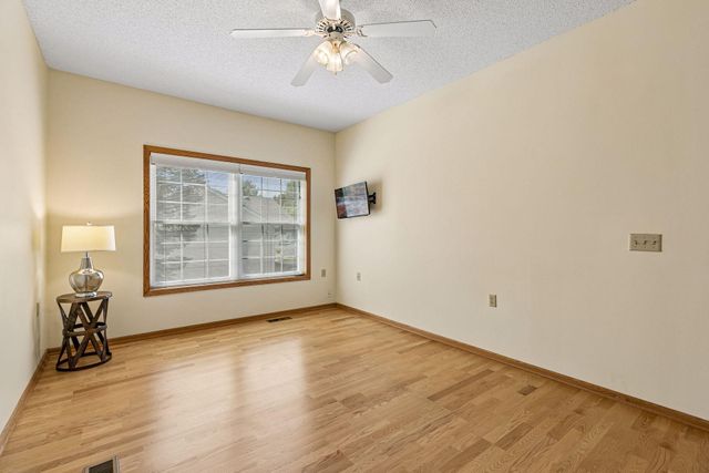 6936 Inverness Court 23, Inver Grove Heights, MN 55077