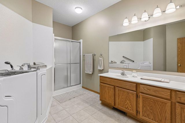6936 Inverness Court 23, Inver Grove Heights, MN 55077