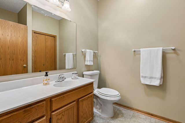 6936 Inverness Court 23, Inver Grove Heights, MN 55077