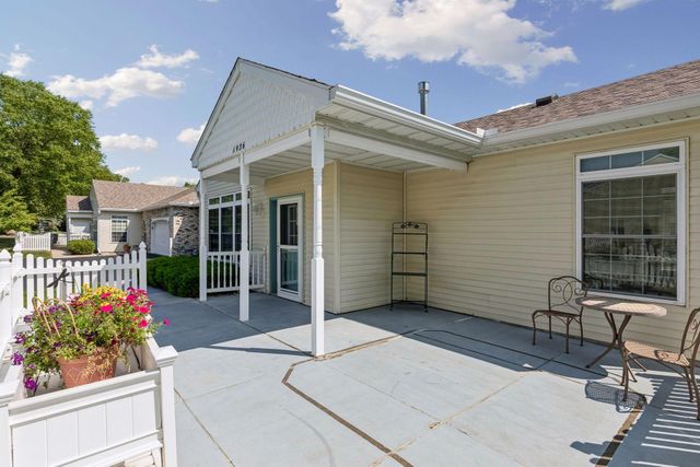 6936 Inverness Court 23, Inver Grove Heights, MN 55077