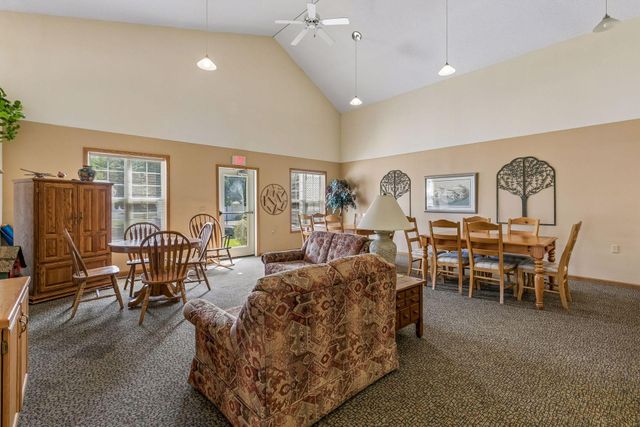 6936 Inverness Court 23, Inver Grove Heights, MN 55077