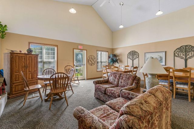 6936 Inverness Court 23, Inver Grove Heights, MN 55077