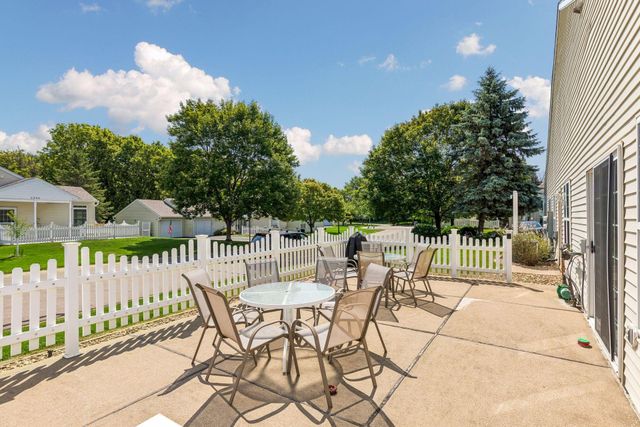 6936 Inverness Court 23, Inver Grove Heights, MN 55077