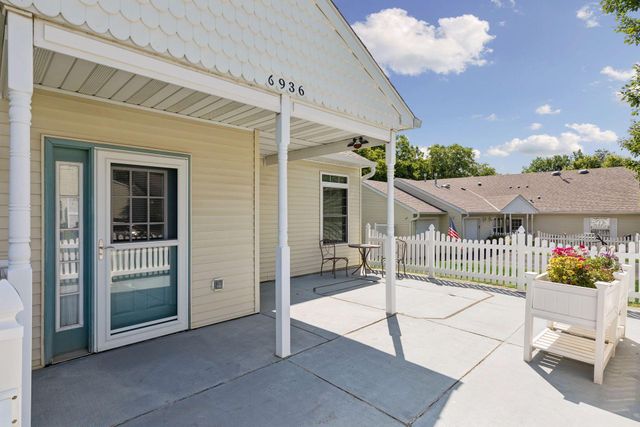 6936 Inverness Court 23, Inver Grove Heights, MN 55077