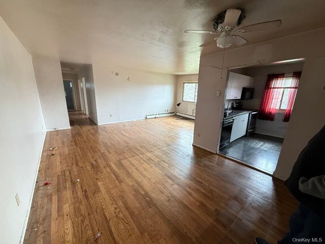 2399 Union Boulevard 8B, Islip, NY 11751