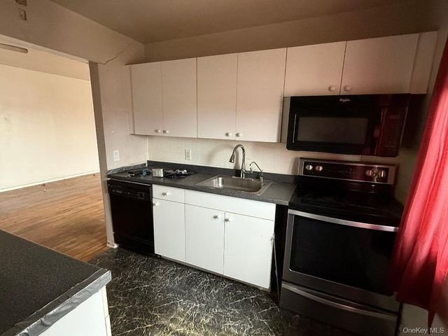 2399 Union Boulevard 8B, Islip, NY 11751