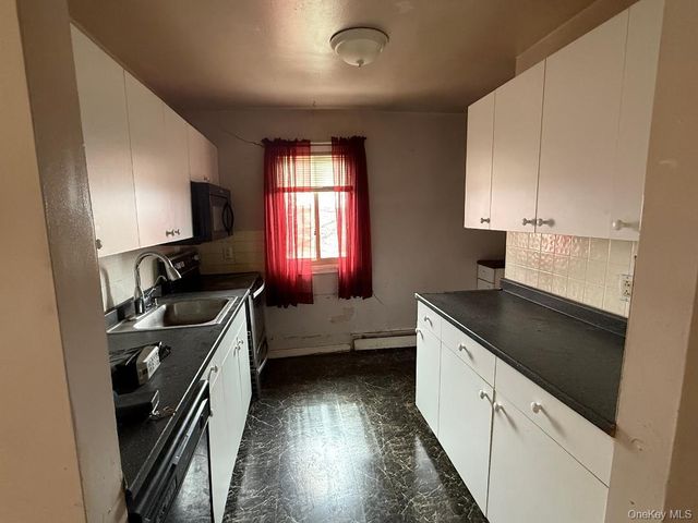 2399 Union Boulevard 8B, Islip, NY 11751