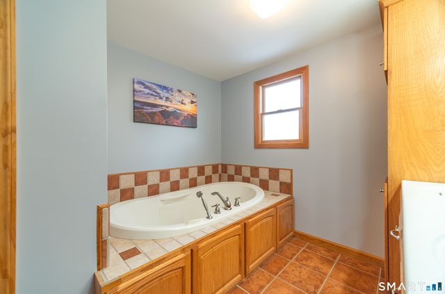 183 Aston Lane, Middletown, CT 06457