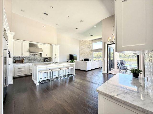400 Alexandra Cir 0, Weston, FL 33326