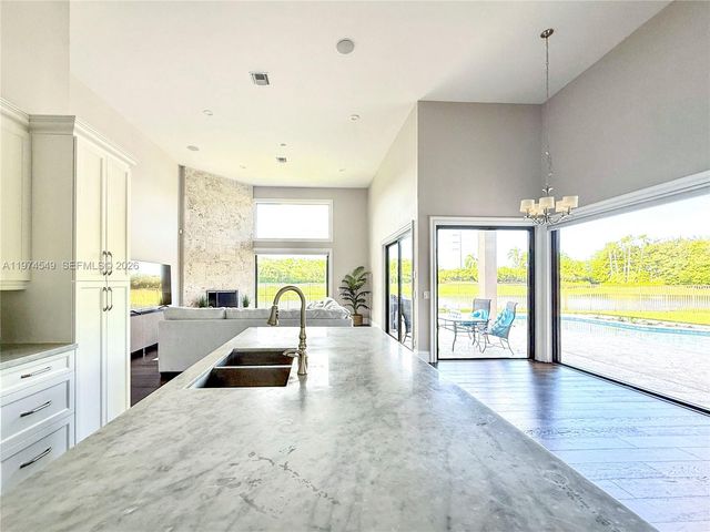 400 Alexandra Cir 0, Weston, FL 33326