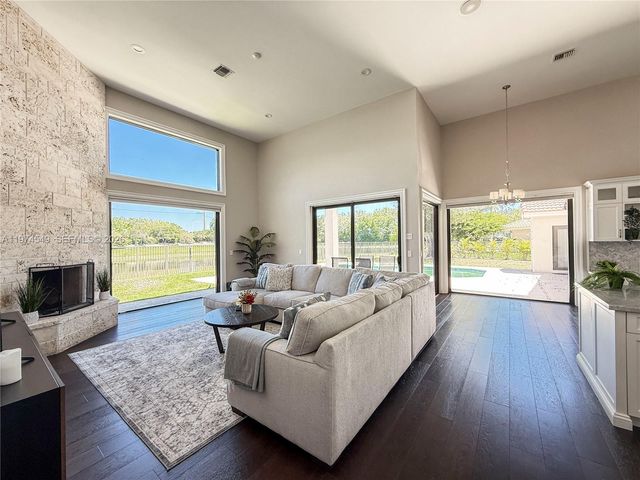 400 Alexandra Cir 0, Weston, FL 33326