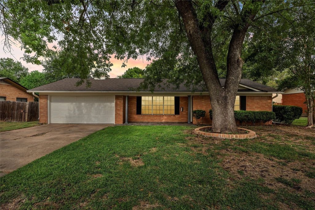 2131 Mountainview Drive, Waco, TX 76710