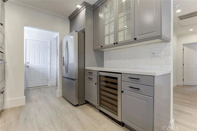 247 N Oak Avenue, Pasadena, CA 91107