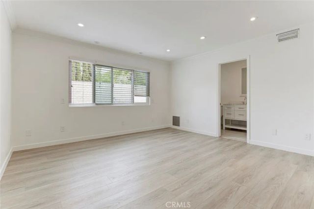 247 N Oak Avenue, Pasadena, CA 91107