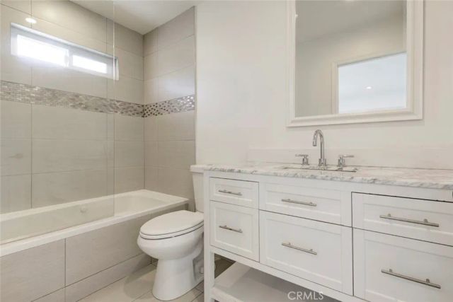 247 N Oak Avenue, Pasadena, CA 91107