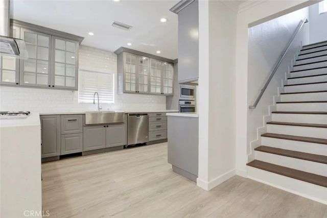 247 N Oak Avenue, Pasadena, CA 91107