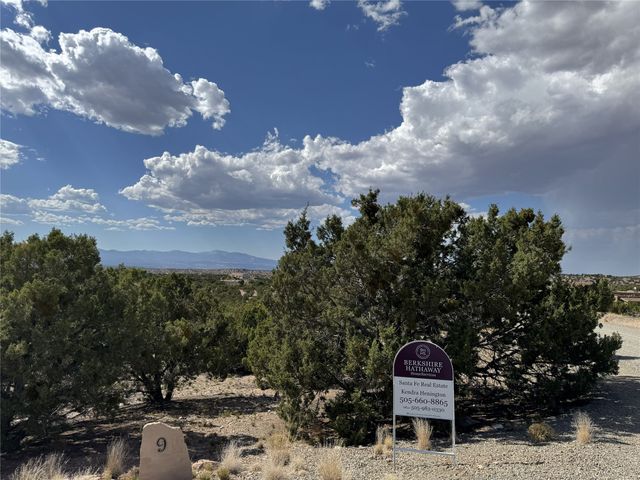 9-A Paseo Del Pajaro, Santa Fe, NM 87506