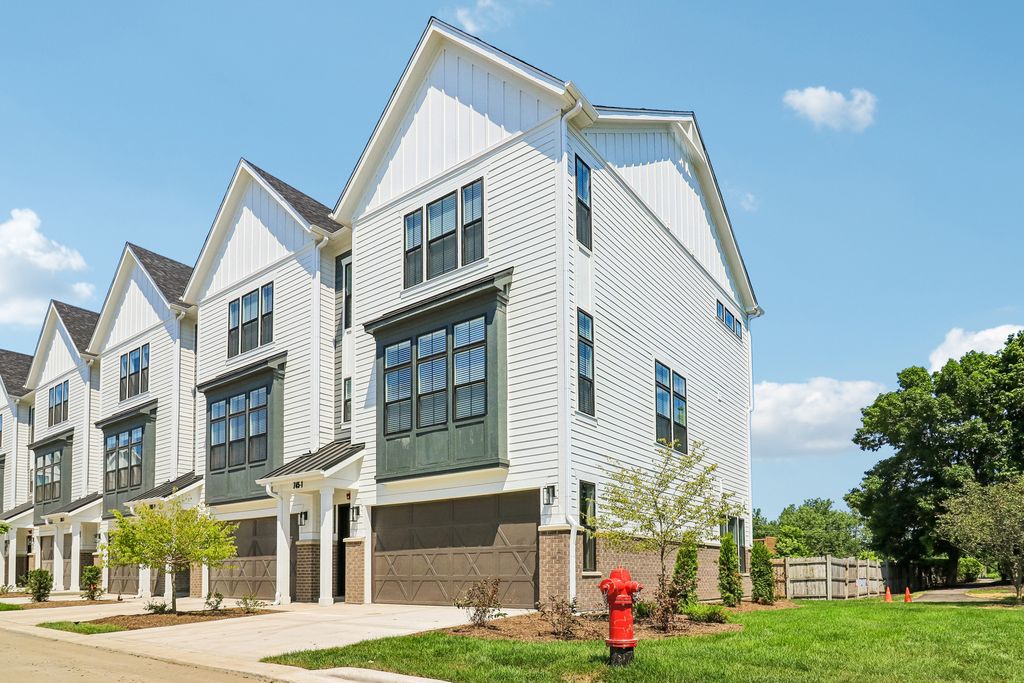 720 Thayer Street C1, Deerfield, IL 60015