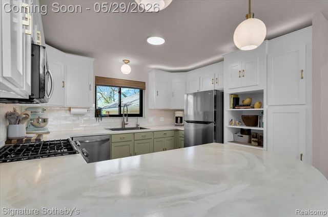 6692 Balmoral Terrace, Clarkston, MI 48346