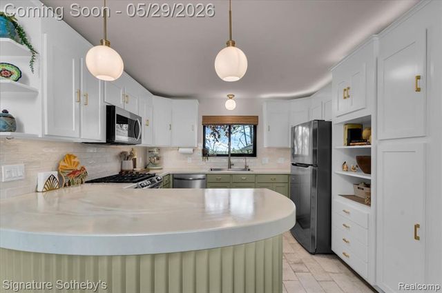 6692 Balmoral Terrace, Clarkston, MI 48346