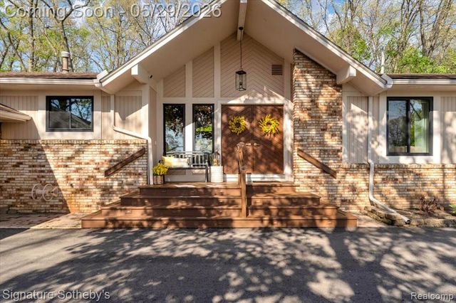 6692 Balmoral Terrace, Clarkston, MI 48346