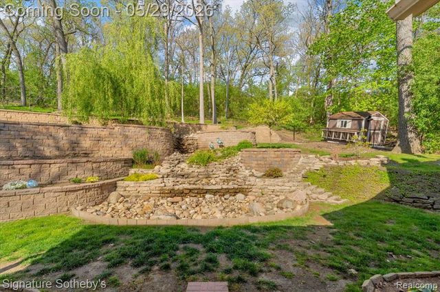 6692 Balmoral Terrace, Clarkston, MI 48346