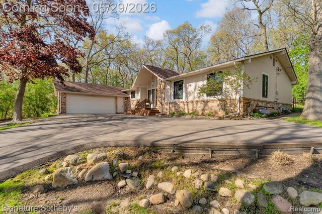 6692 Balmoral Terrace, Clarkston, MI 48346