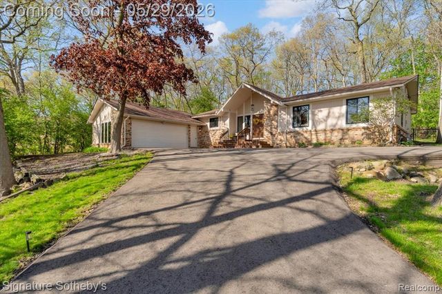 6692 Balmoral Terrace, Clarkston, MI 48346