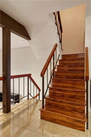 8933 Willis 15, Panorama City, CA 91402