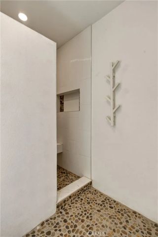 8933 Willis 15, Panorama City, CA 91402