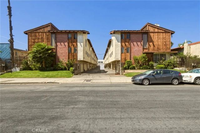 8933 Willis 15, Panorama City, CA 91402