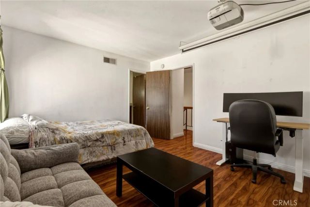 8933 Willis 15, Panorama City, CA 91402