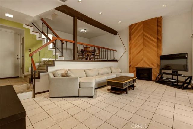 8933 Willis 15, Panorama City, CA 91402