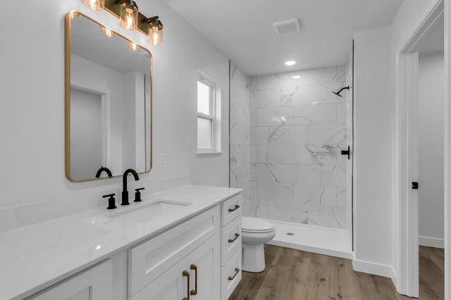 38 Warren St, Paris, TN 38242