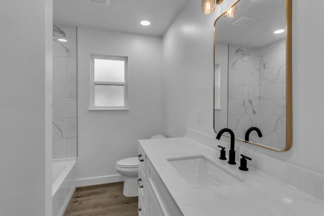 38 Warren St, Paris, TN 38242