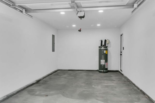 38 Warren St, Paris, TN 38242