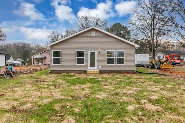38 Warren St, Paris, TN 38242