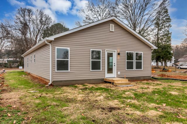 38 Warren St, Paris, TN 38242