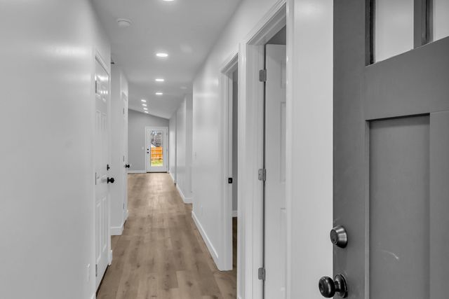 38 Warren St, Paris, TN 38242